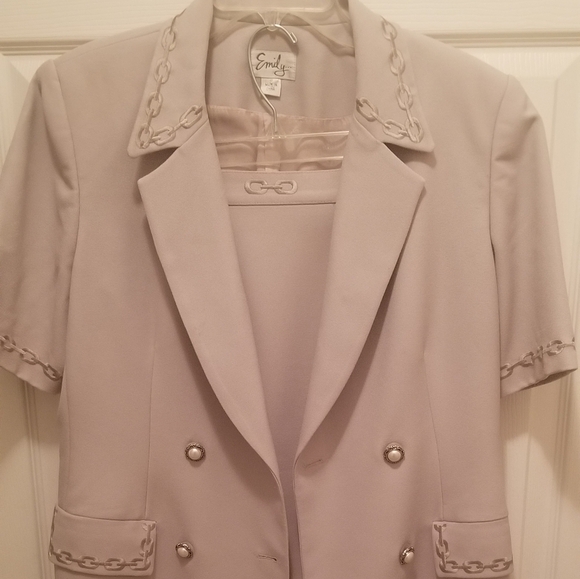 Emily Designs Dresses & Skirts - 𝅺suit 2 piece EMILY DESIGNS